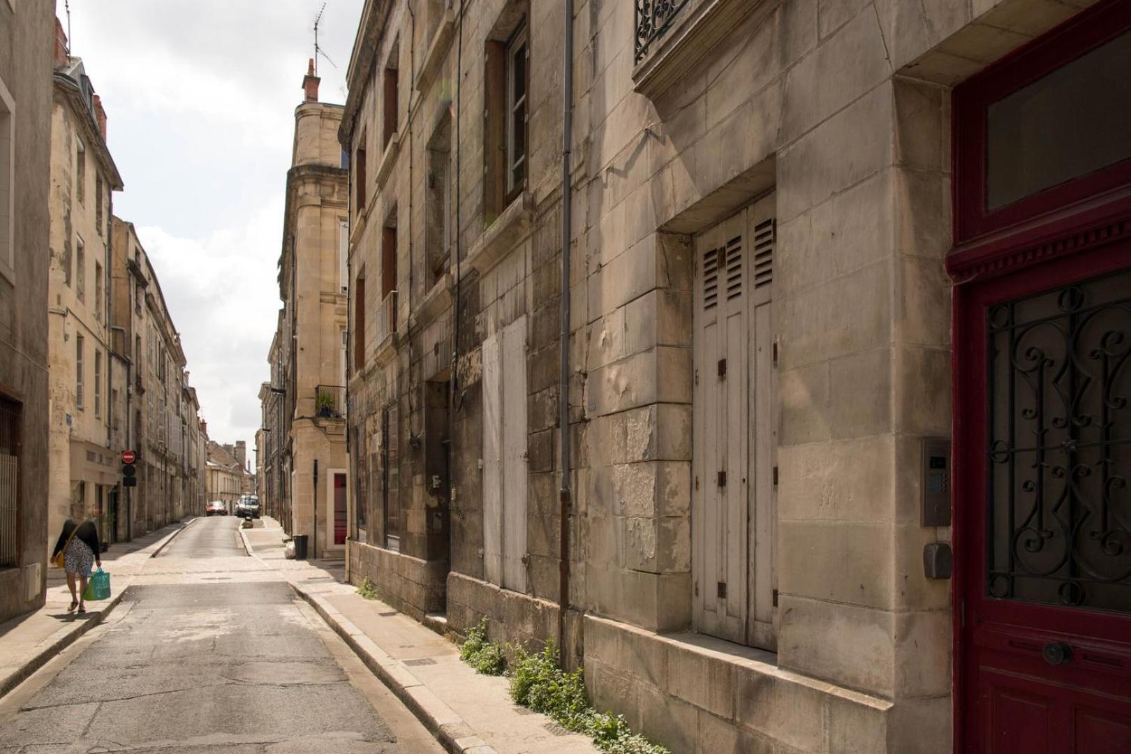 Grand Studio Industriel Dans Le Centre Historique Apartment Poitiers Exterior foto